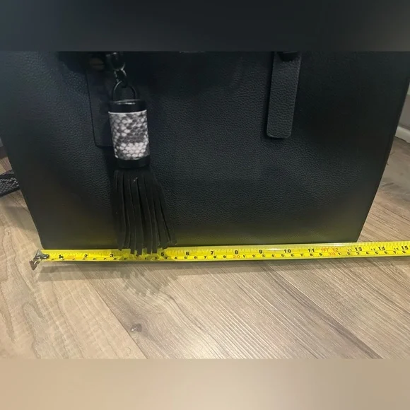 ALDO Black tote/bag/purse with snake skin design shoulder strap and key tassel - Picture 13 of 16